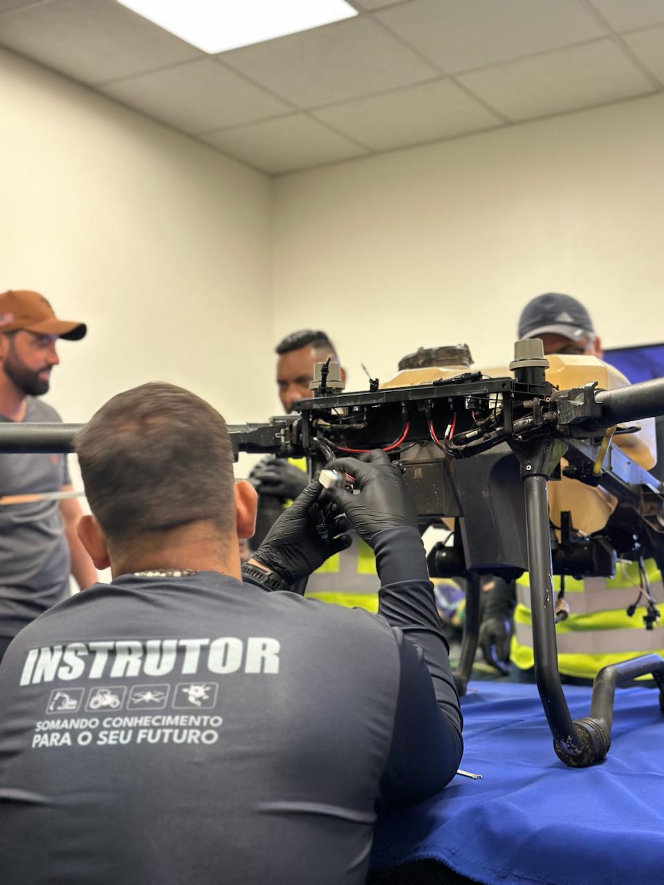 Turma do curso de Manutencao de Drone - foto 7