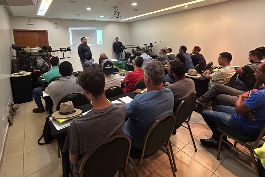 Galeria do curso de piloto de drone agrícola